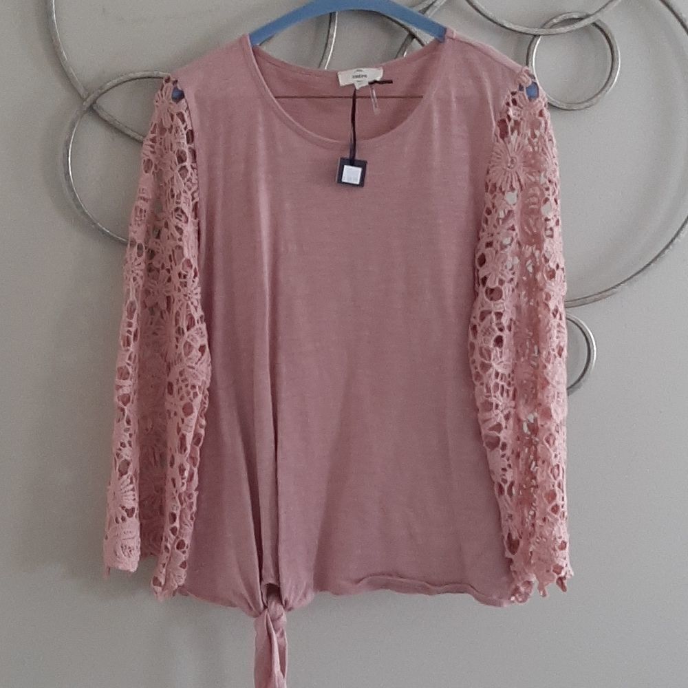 NWT Entro boutique crochet sleeve top